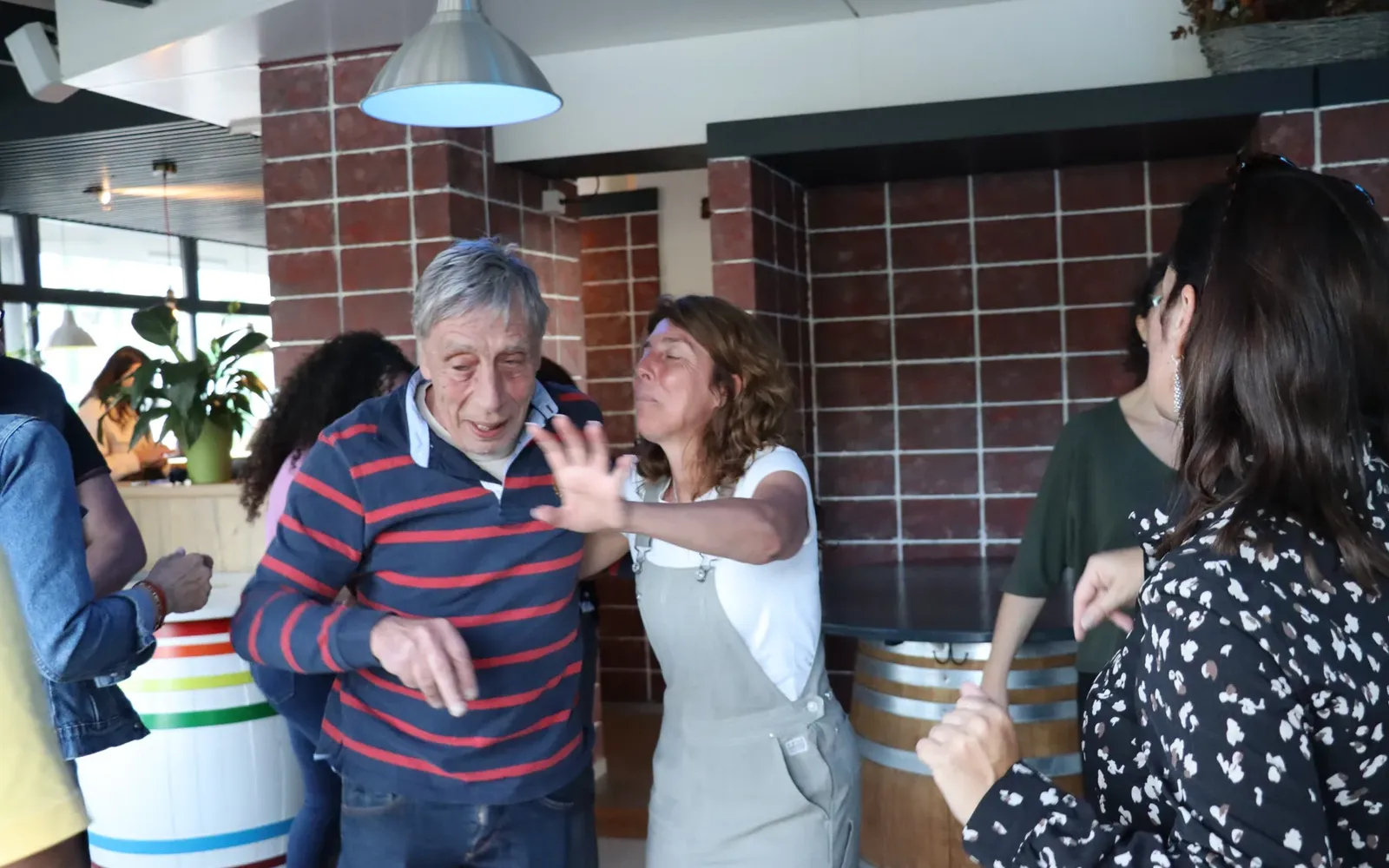 Danse pendant une soirée ABVJ au Bérouse